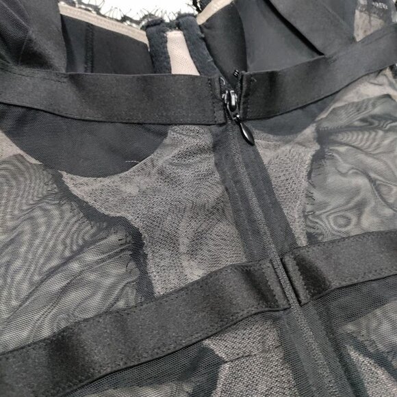 Victoria's Secret Sexy Black Sheer Lace Long Sleeve Bodysuit Women's Size 4C - Picture 4 of 10